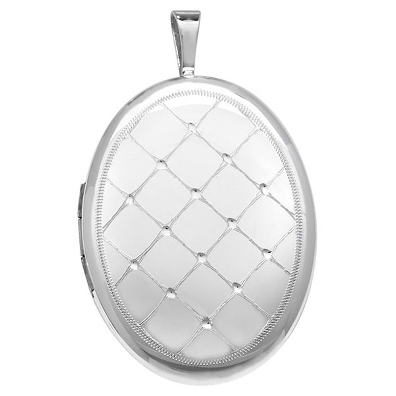 Oval Locket With Quilted Design