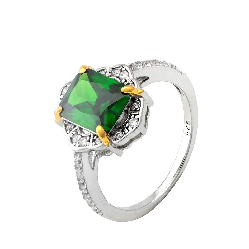 Classic Green Garnet Ring